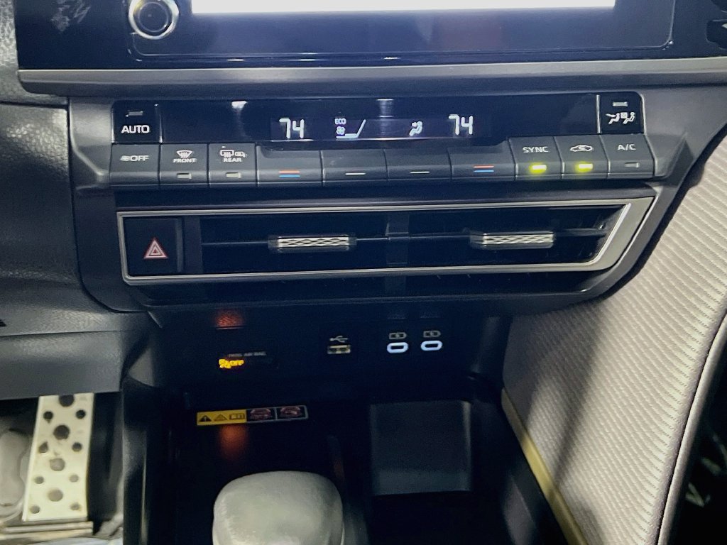 Used 2025 Toyota Camry SE FWD image 23