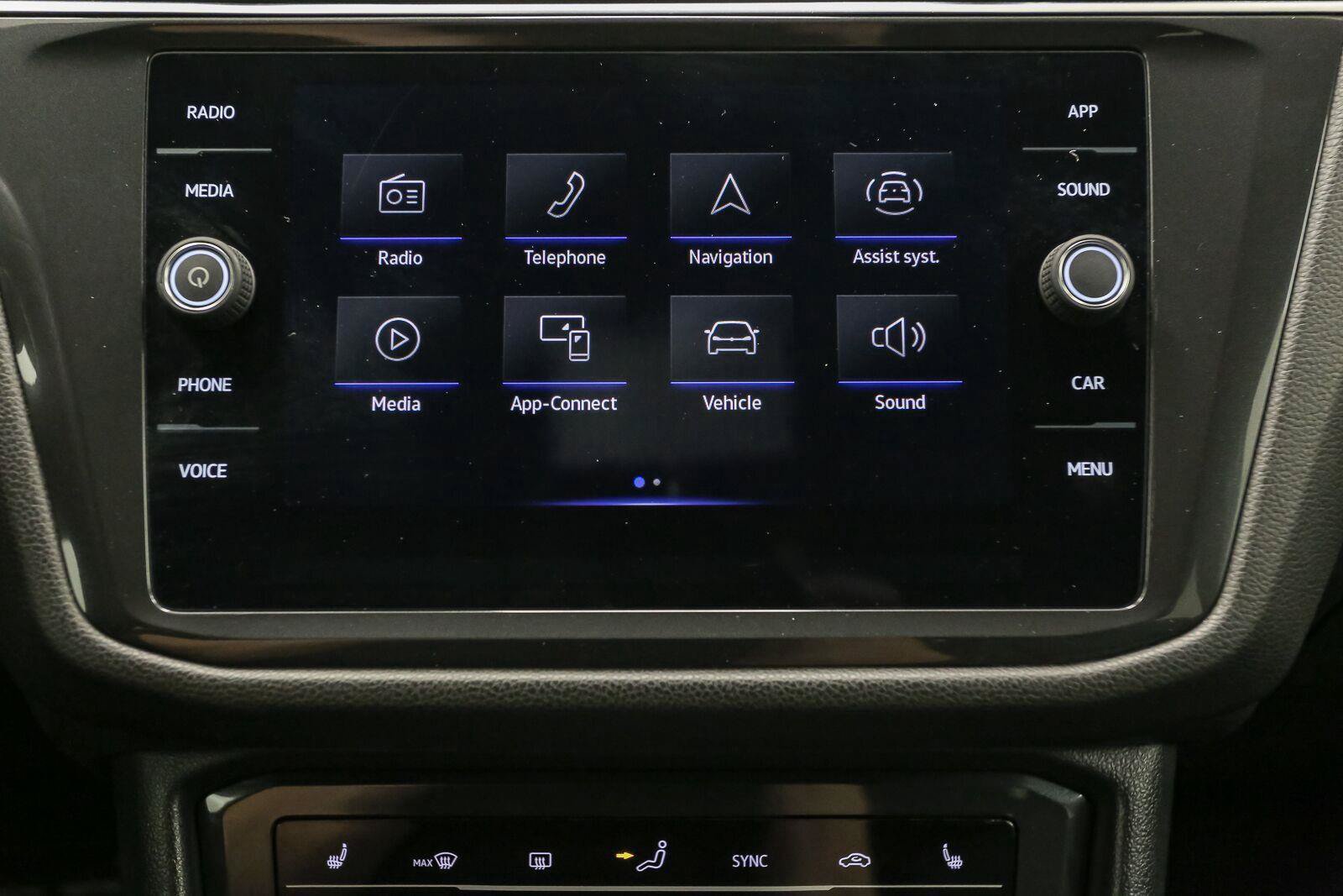 Certified 2024 Volkswagen Tiguan SE R-Line AWD/4WD image 31