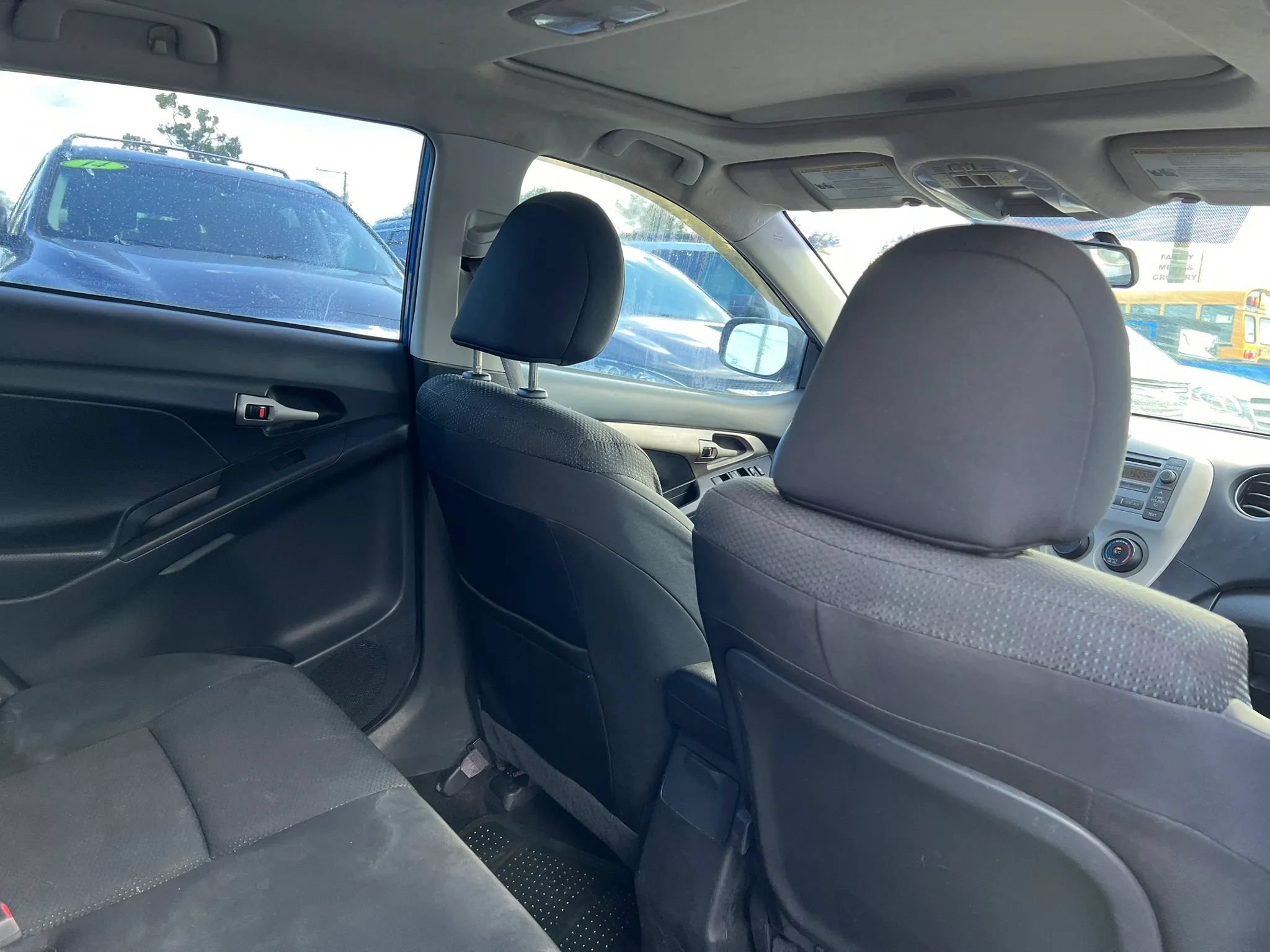Used 2009 Toyota Matrix S w/ All Weather Guard Pkg FWD image 15