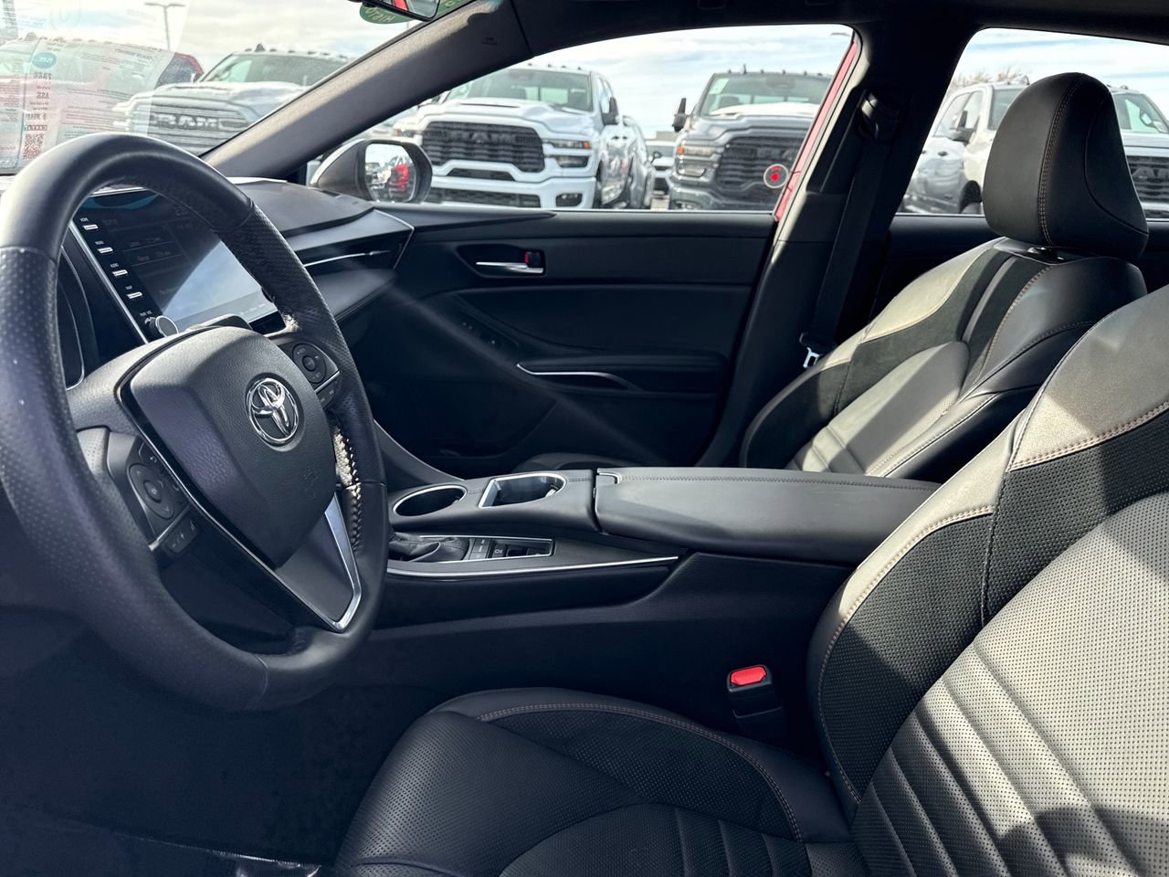 Used 2021 Toyota Avalon XSE image 13