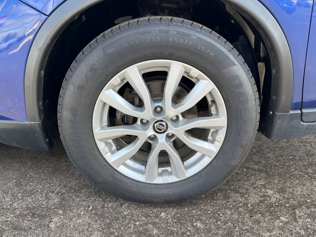 Used 2019 Nissan Rogue SV FWD image 12