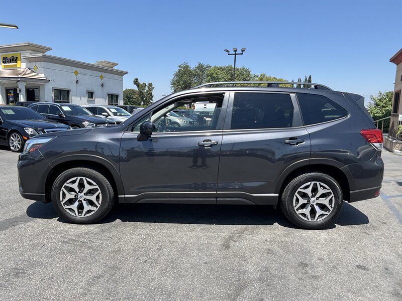 Used 2019 Subaru Forester Premium AWD/4WD image 4