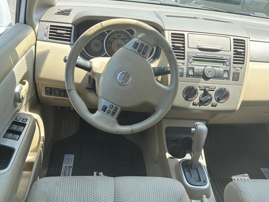 Used 2007 Nissan Versa Hatchback w/ Convenience Pkg FWD image 14