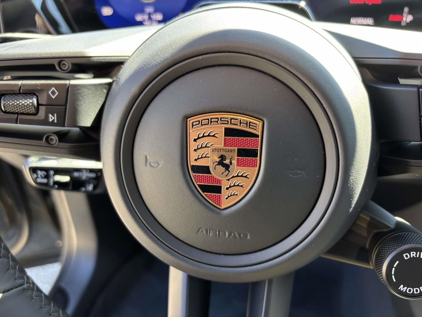 New 2026 Porsche Macan 4 Electric image 30