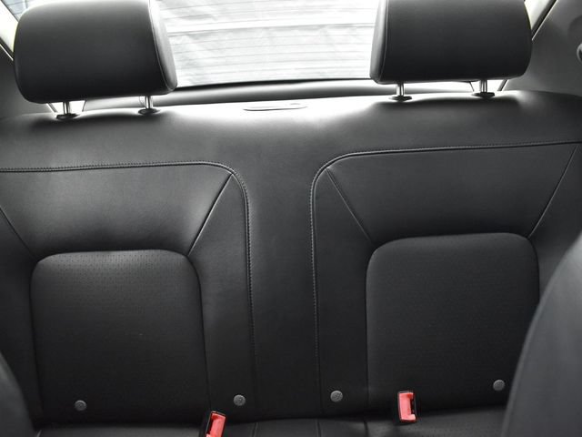 Used 2010 Volkswagen Beetle Coupe FWD image 11