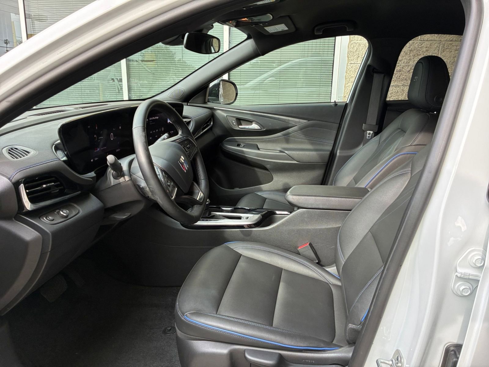 Used 2025 Buick Envista Sport Touring image 27