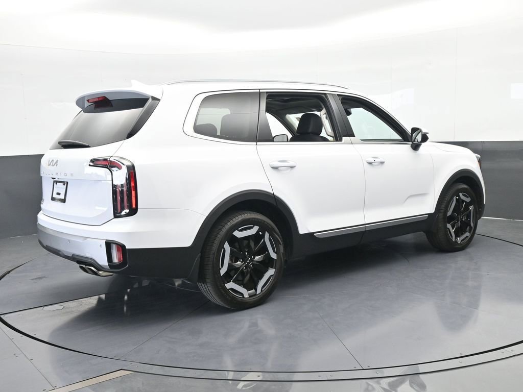 Used 2023 Kia Telluride EX image 6