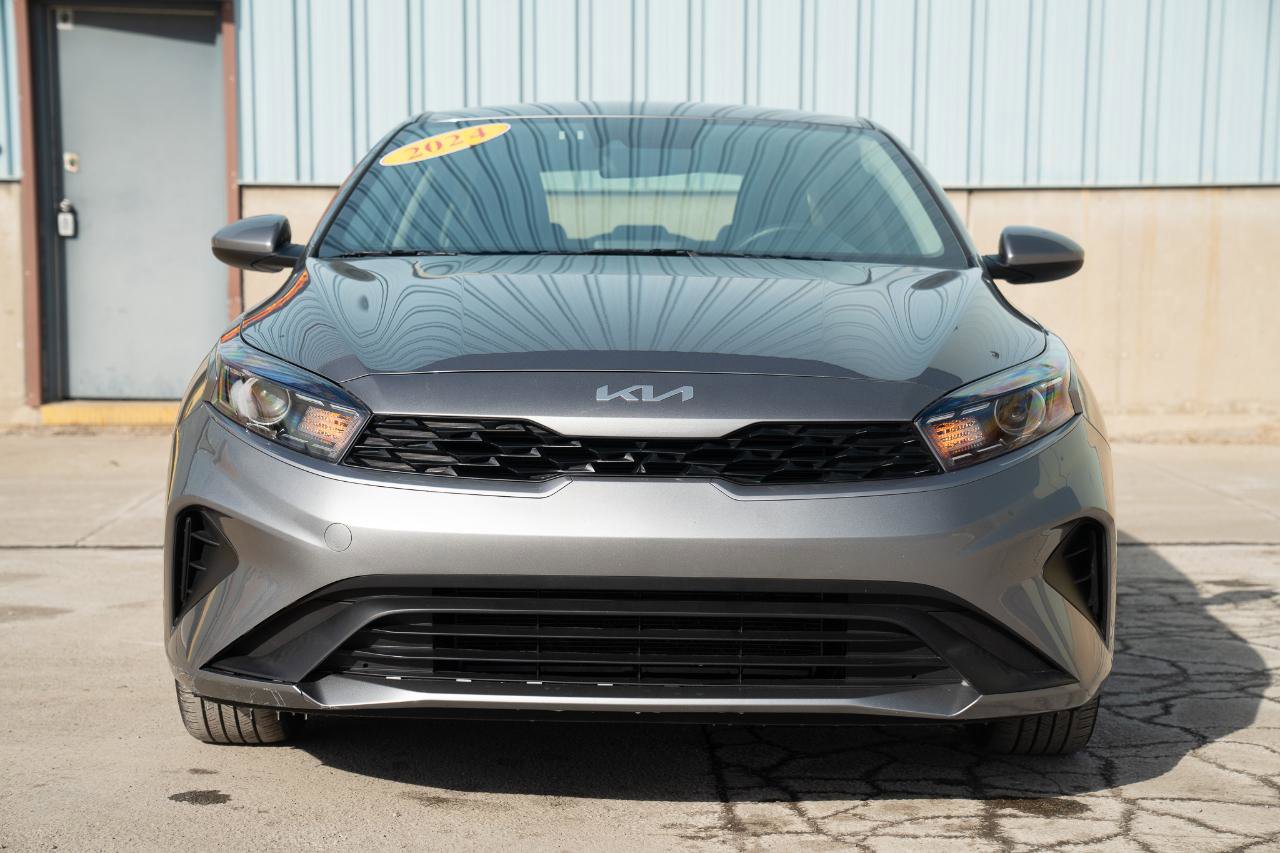 Used 2024 Kia Forte LXS image 3