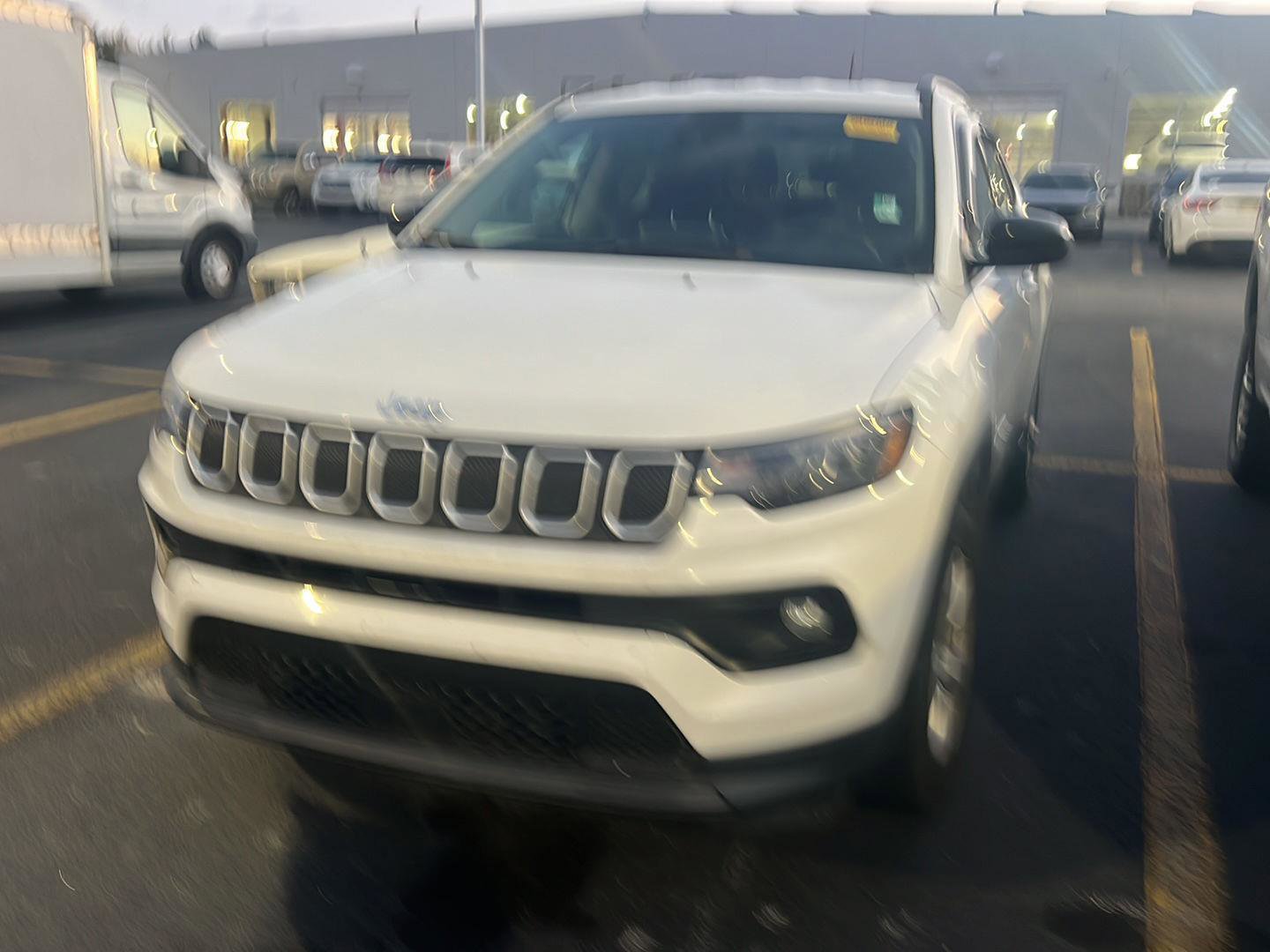 Used 2022 Jeep Compass Latitude image 3