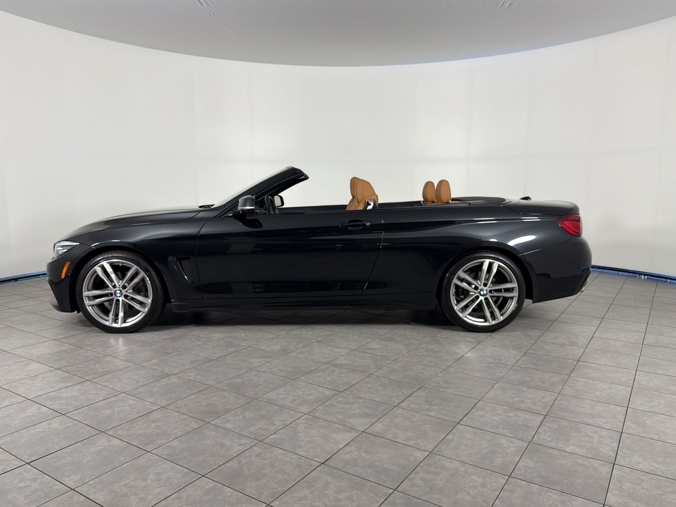 Used 2020 BMW 430i Convertible w/ M Sport Package RWD image 2