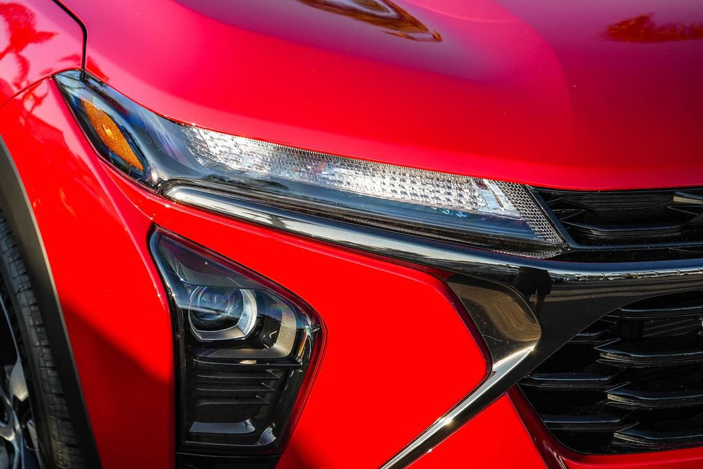 New 2026 Chevrolet Trax RS w/ Sunroof Package FWD image 8