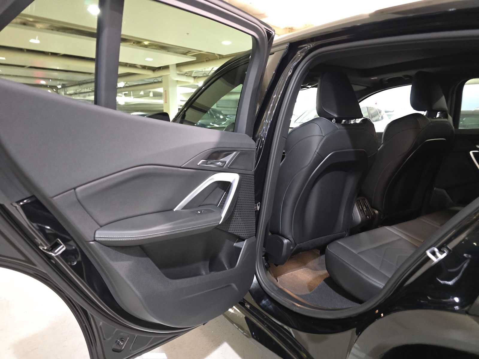 Used 2026 BMW X2 xDrive28i AWD/4WD image 15