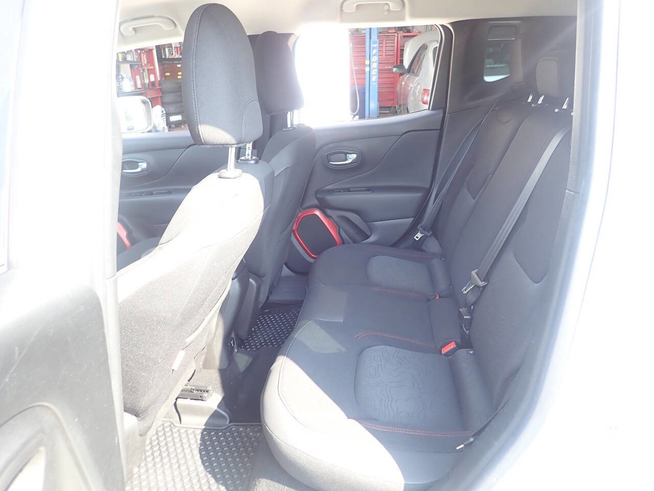 Used 2016 Jeep Renegade Trailhawk w/ Cold Weather Group image 16