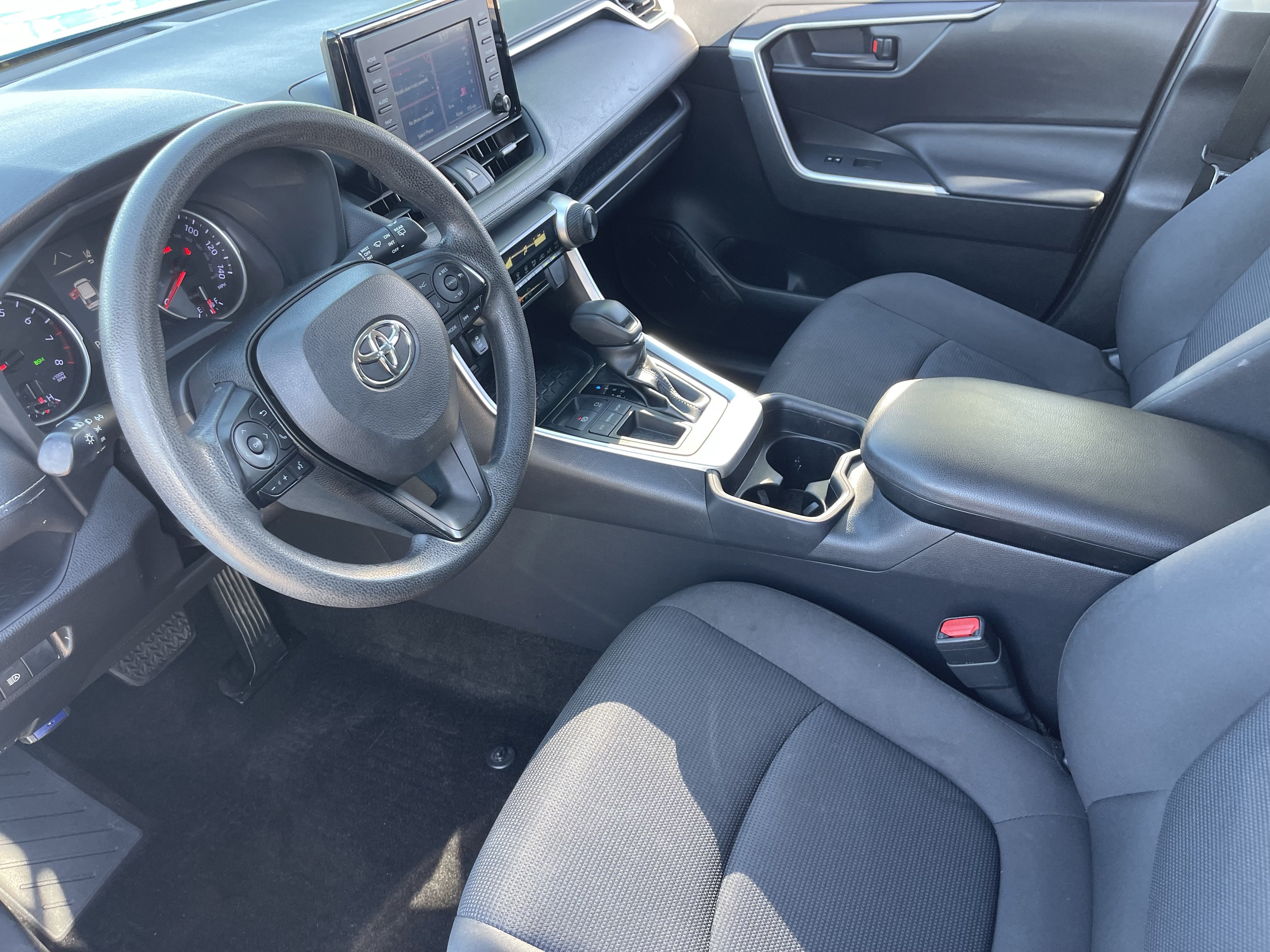 Used 2019 Toyota RAV4 LE w/ All Weather Liner Package FWD image 19