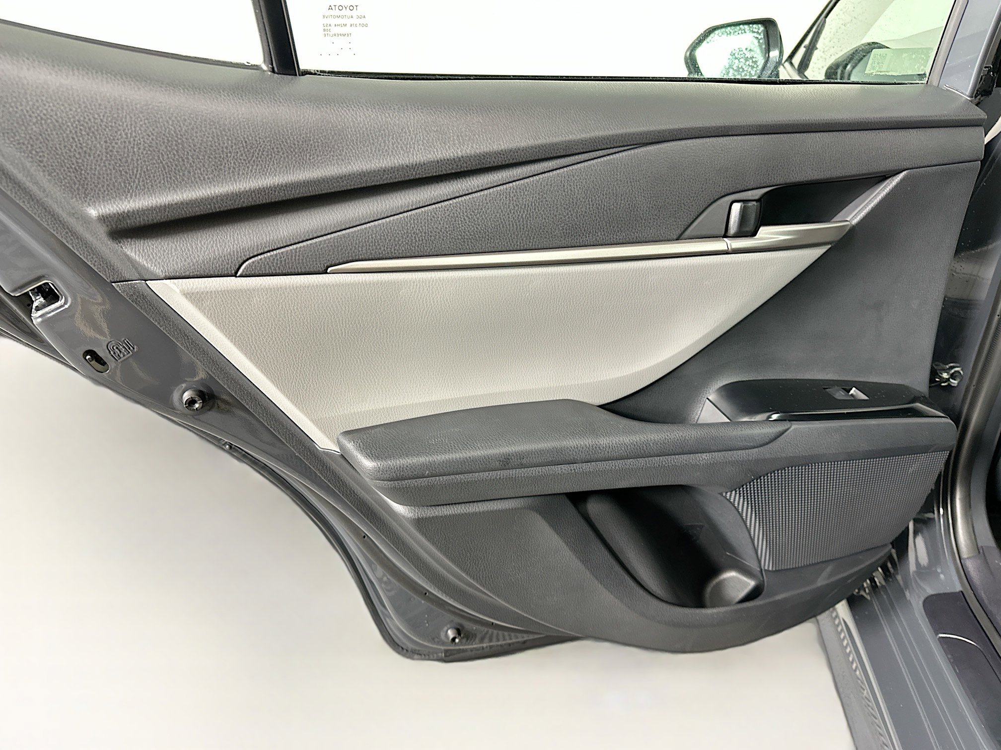 Used 2025 Toyota Camry SE image 27