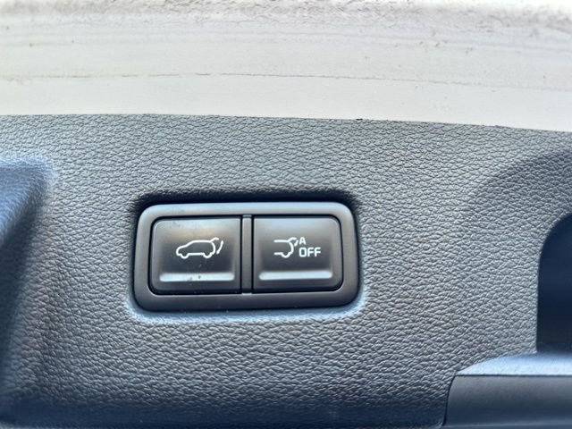 Used 2023 Kia Telluride EX w/ EX Captain's Chair Package image 9