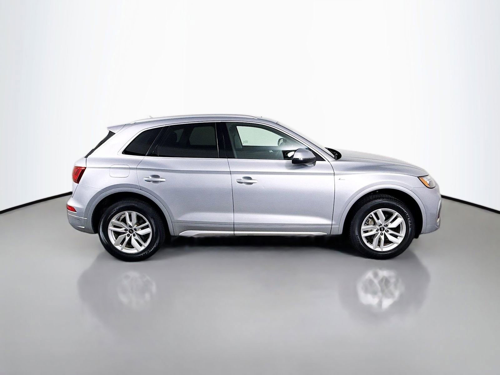 Certified 2023 Audi Q5 2.0T Premium w/ Convenience Package AWD/4WD image 8