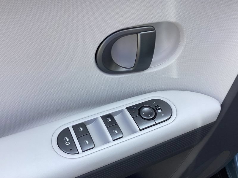 New 2027 Hyundai Ioniq 5 SE AWD/4WD image 21
