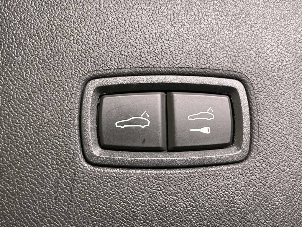 Certified 2025 Porsche Cayenne GTS AWD/4WD image 21