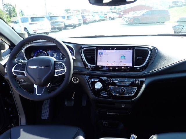 New 2026 Chrysler Pacifica Select AWD/4WD image 16
