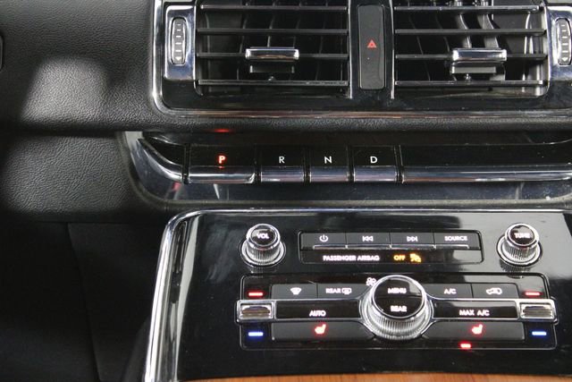 Used 2019 Lincoln Navigator Premiere image 37