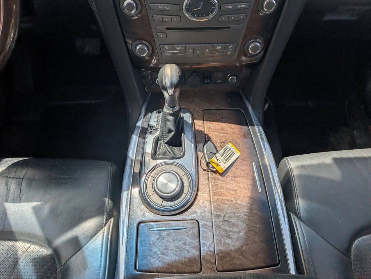 Used 2012 INFINITI QX56 4WD w/ Deluxe Touring Pkg image 35