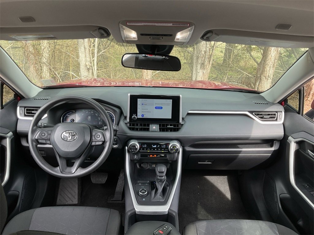 Used 2024 Toyota RAV4 XLE image 18