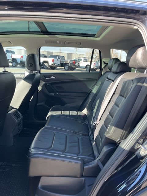 Used 2018 Volkswagen Tiguan SEL Premium image 27