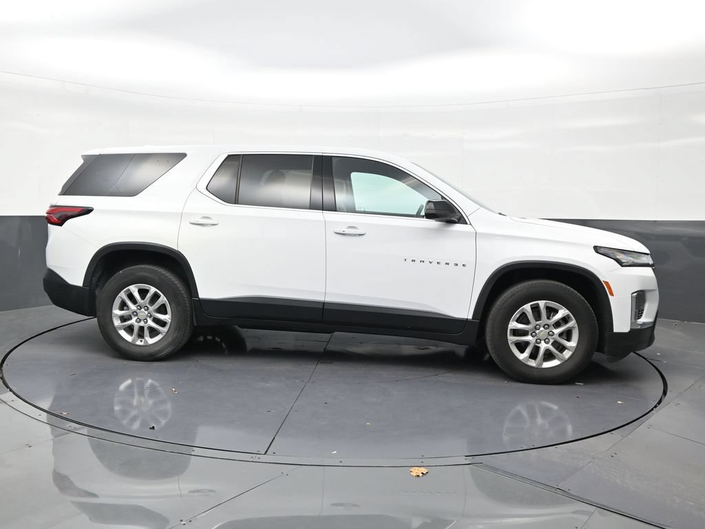 Used 2023 Chevrolet Traverse LS FWD image 6