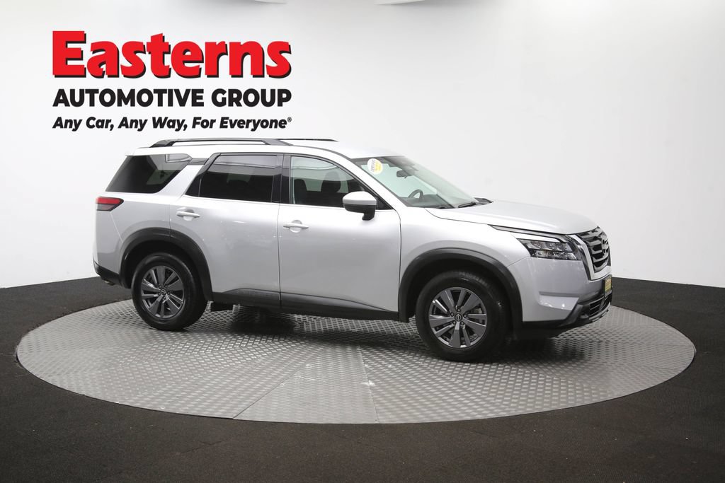 Used 2025 Nissan Pathfinder SV FWD image 53