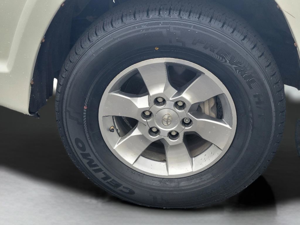 Used 2013 Toyota 4Runner SR5 w/ Convenience Pkg image 33