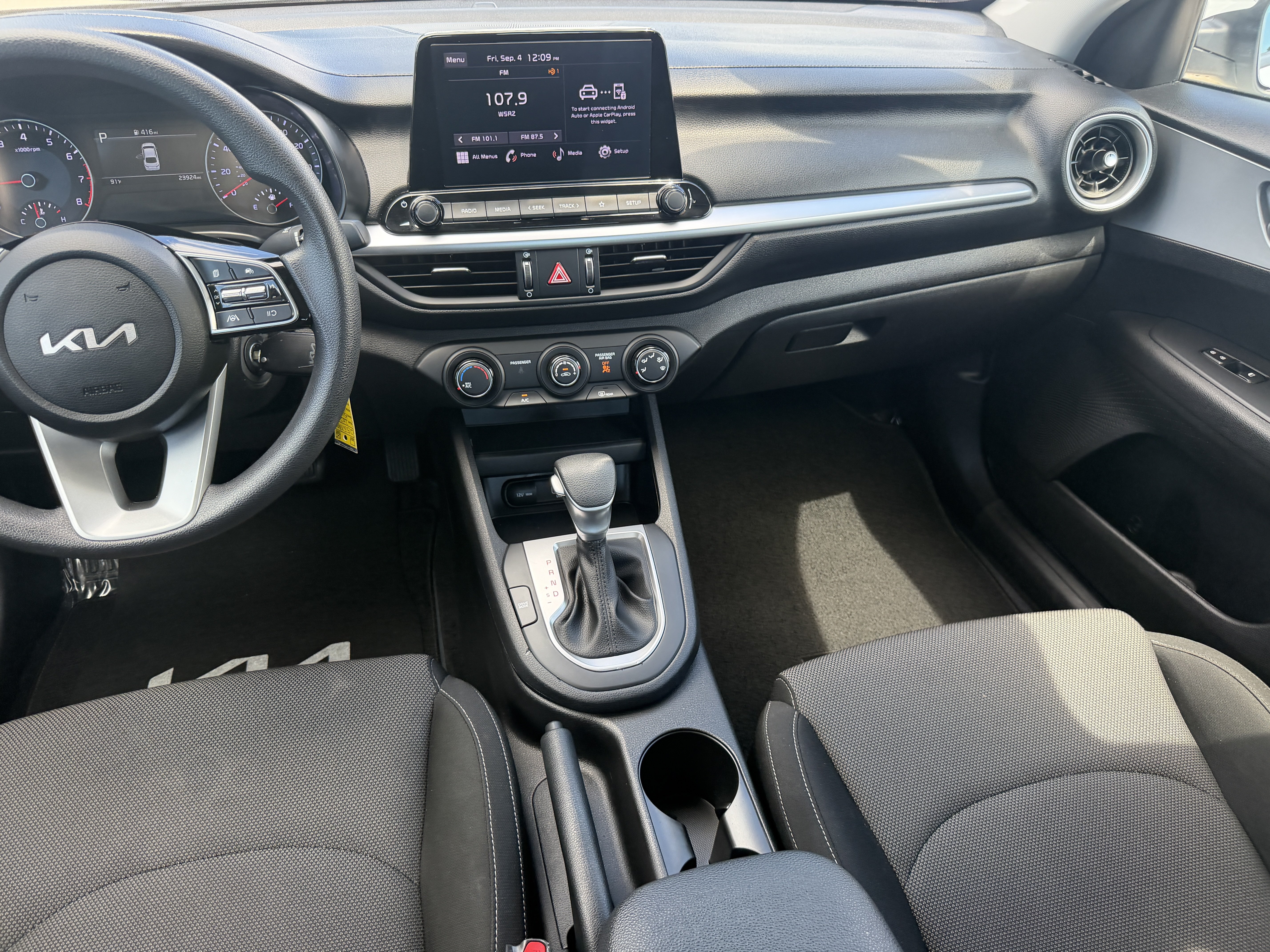 Certified 2023 Kia Forte LXS w/ LXS Technology Package FWD image 14