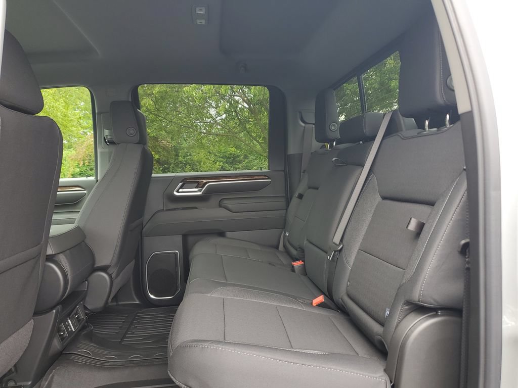 New 2026 GMC Sierra 2500 SLE w/ SLE Value Package; AWD/4WD image 11