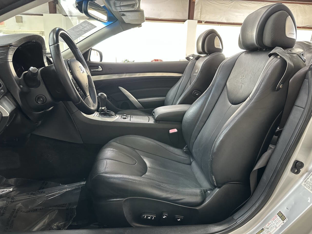 Used 2009 INFINITI G37 Base 2dr Convertible w/ Premium Pkg RWD image 13