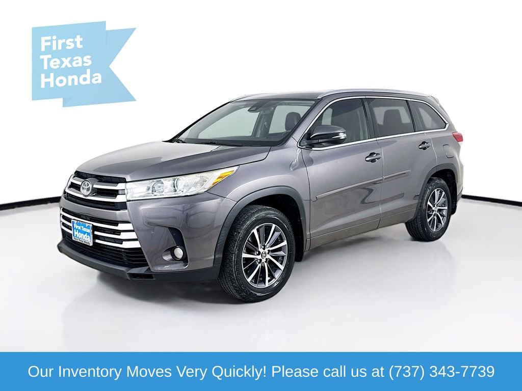 Used 2018 Toyota Highlander XLE AWD/4WD image 3
