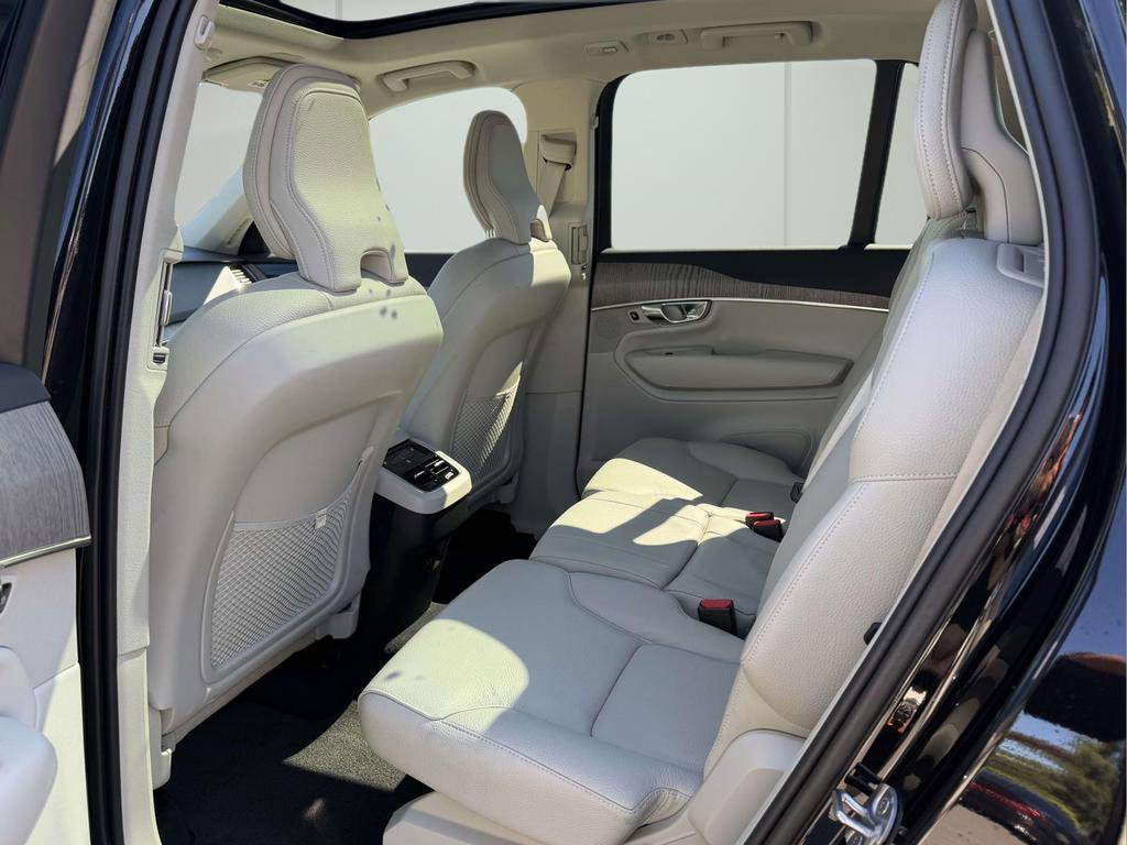 Used 2023 Volvo XC90 B6 Plus AWD/4WD image 14