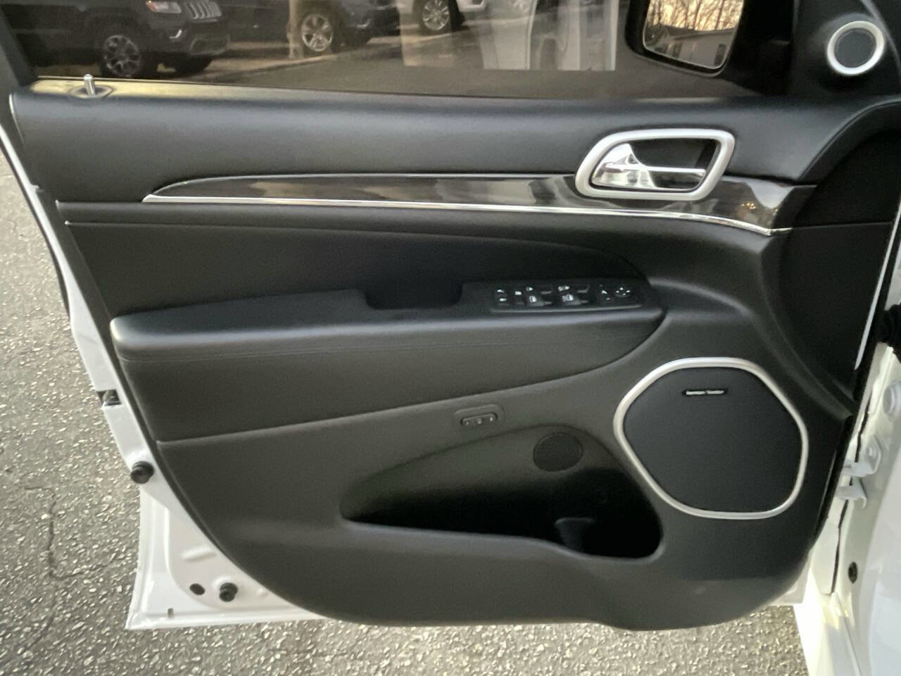 Used 2015 Jeep Grand Cherokee High Altitude image 13