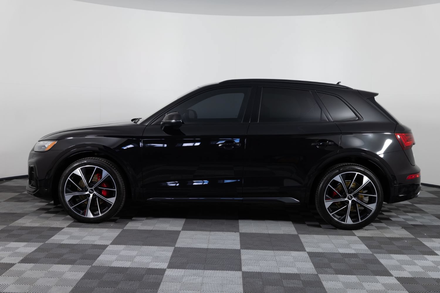 Used 2021 Audi SQ5 Prestige w/ Prestige Package AWD/4WD image 3