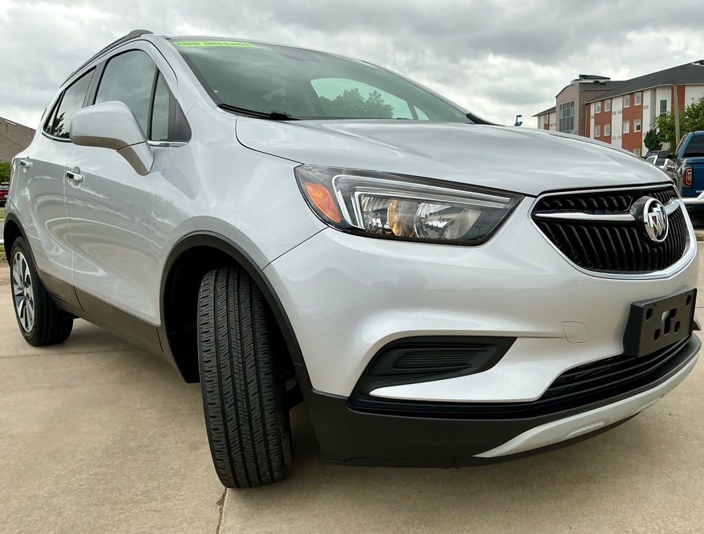 Used 2022 Buick Encore Preferred w/ Safety Package FWD image 2