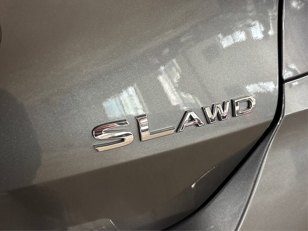 Used 2018 Nissan Rogue SL w/ Premium Package image 14