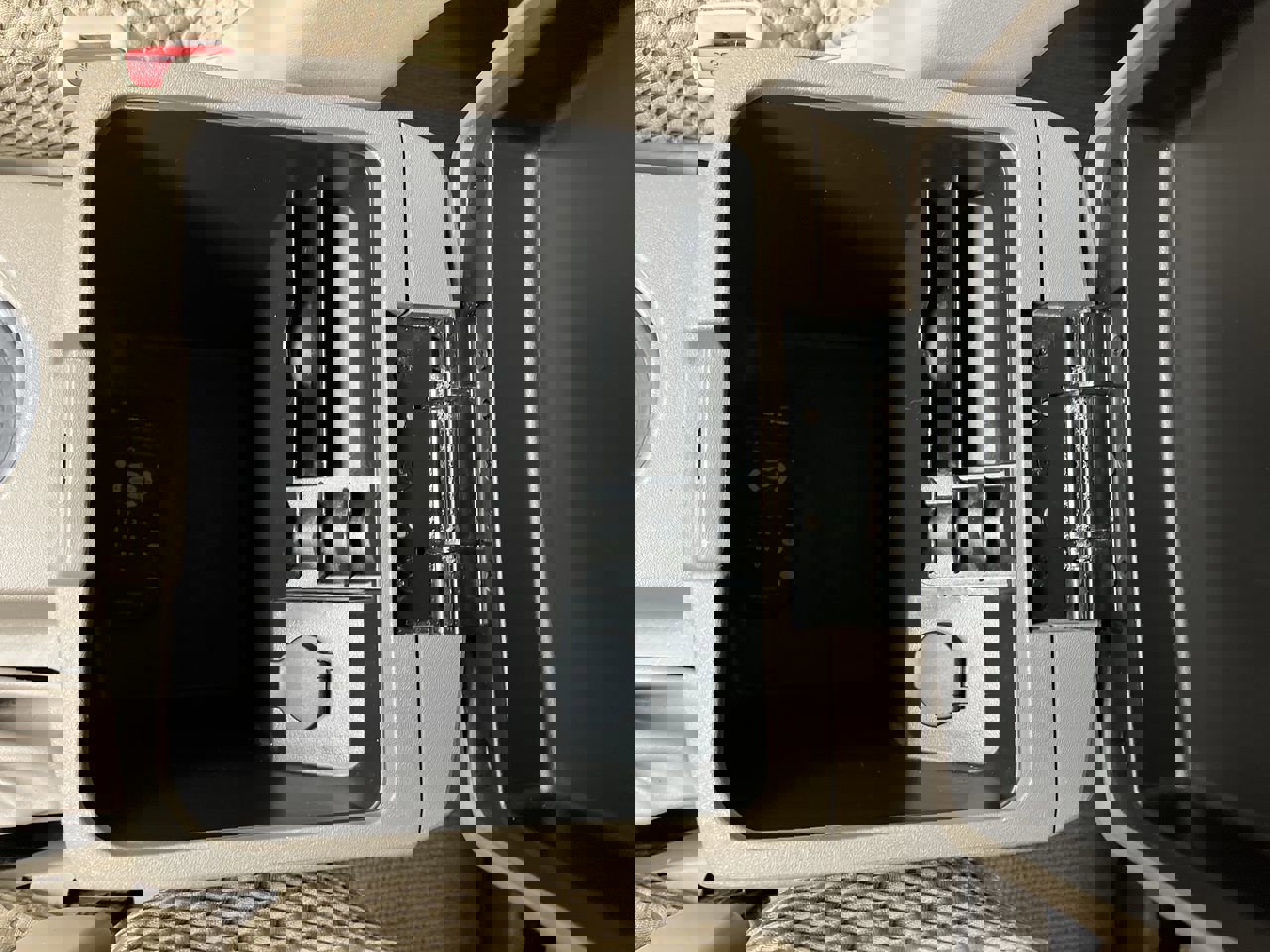 Used 2010 Nissan Frontier SE w/ SE Value Truck Pkg image 21