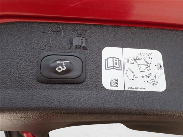 Used 2017 Ford Escape Titanium image 9