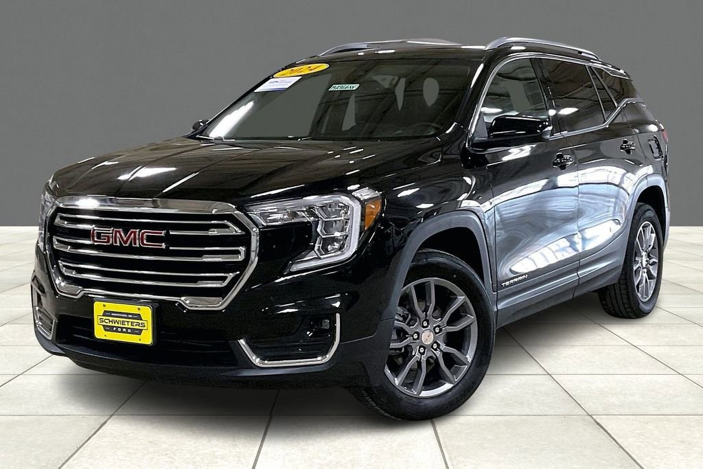 Used 2024 GMC Terrain SLT image 2