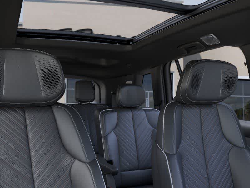 New 2027 Cadillac Vistiq Platinum w/ LPO, Floor Liner Package AWD/4WD image 24