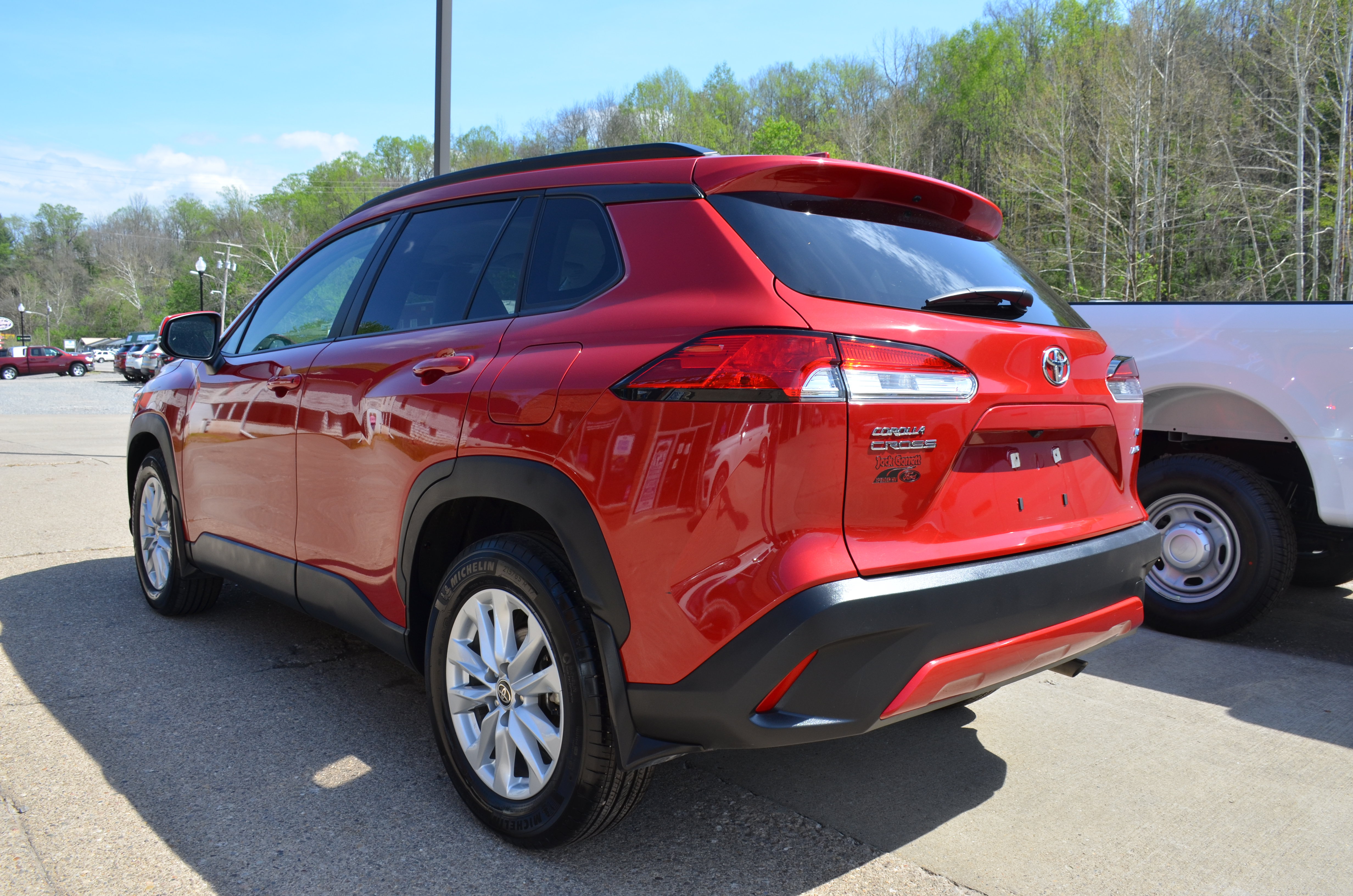 Used 2024 Toyota Corolla Cross LE AWD/4WD image 4