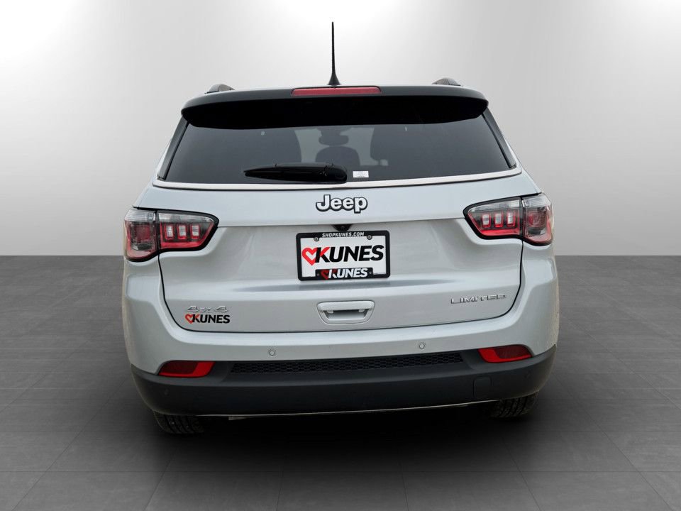 Used 2024 Jeep Compass Limited image 8