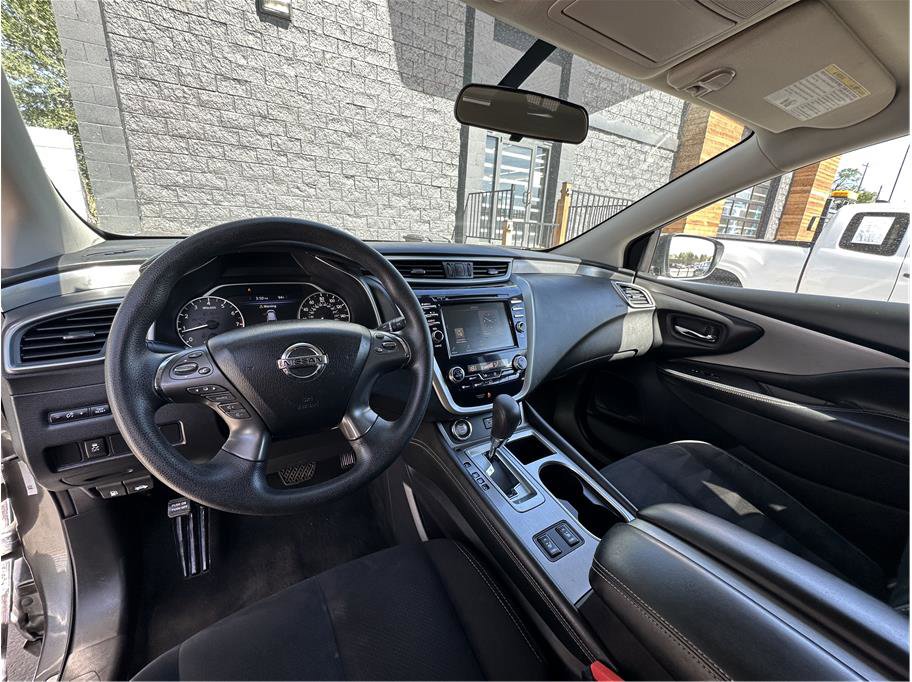 Used 2019 Nissan Murano S FWD image 2