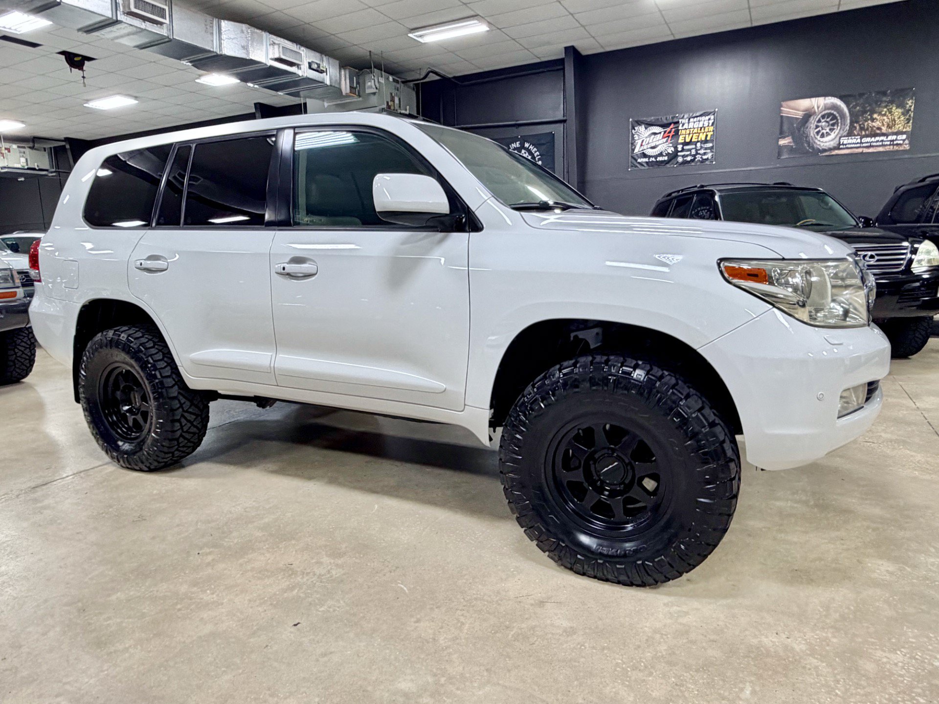 Used 2009 Toyota Land Cruiser w/ Upgrade Pkg AWD/4WD image 5