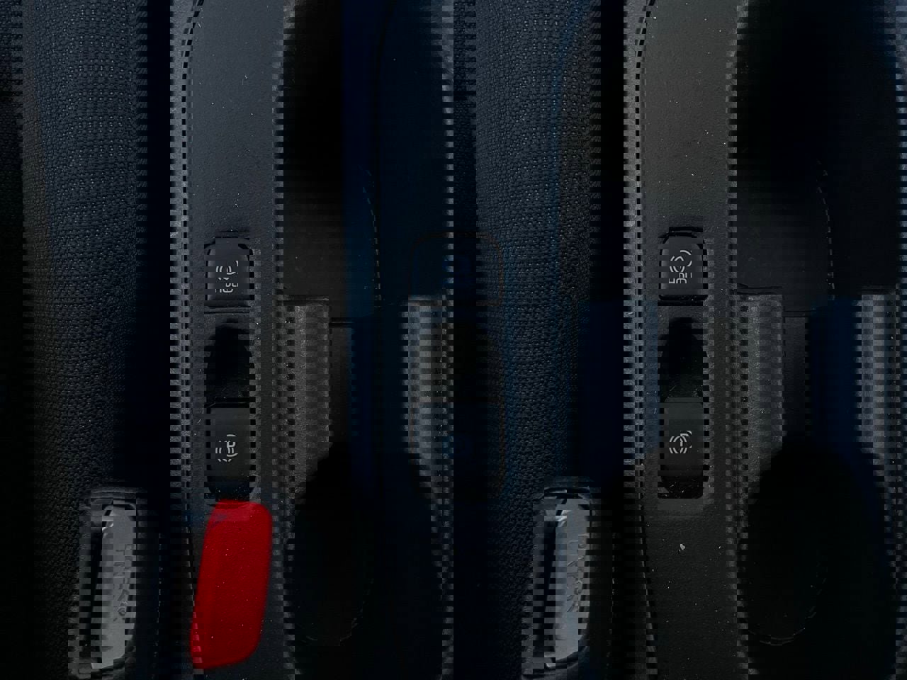 Used 2025 Toyota Corolla LE image 21