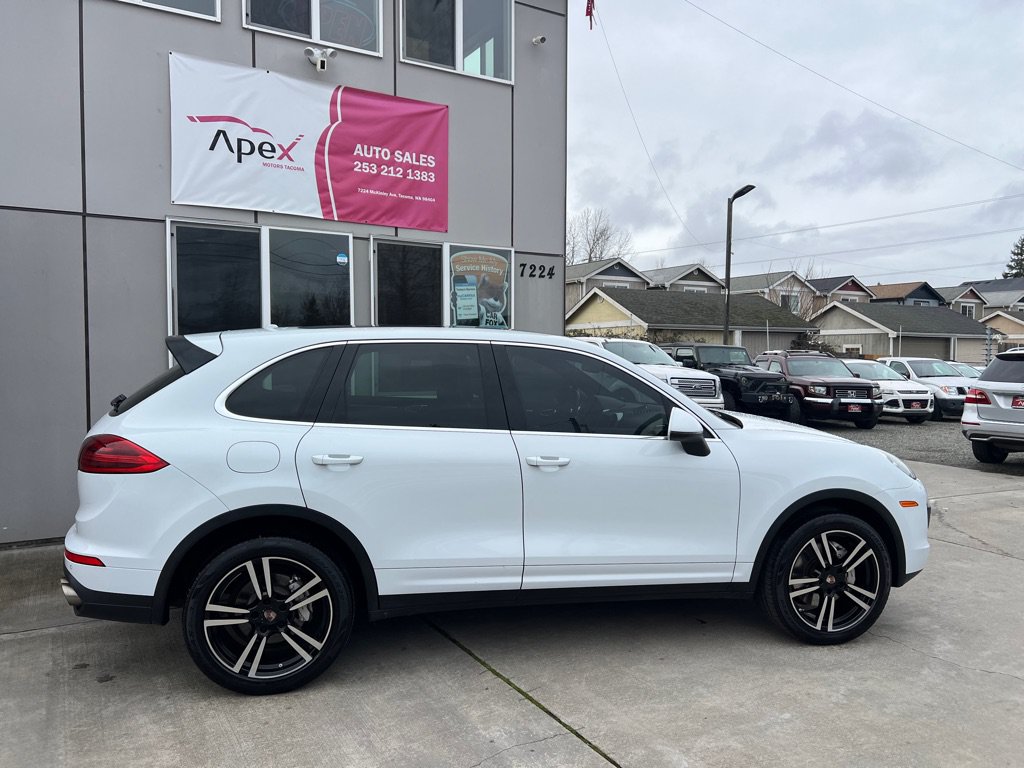 Used 2015 Porsche Cayenne S AWD/4WD image 7